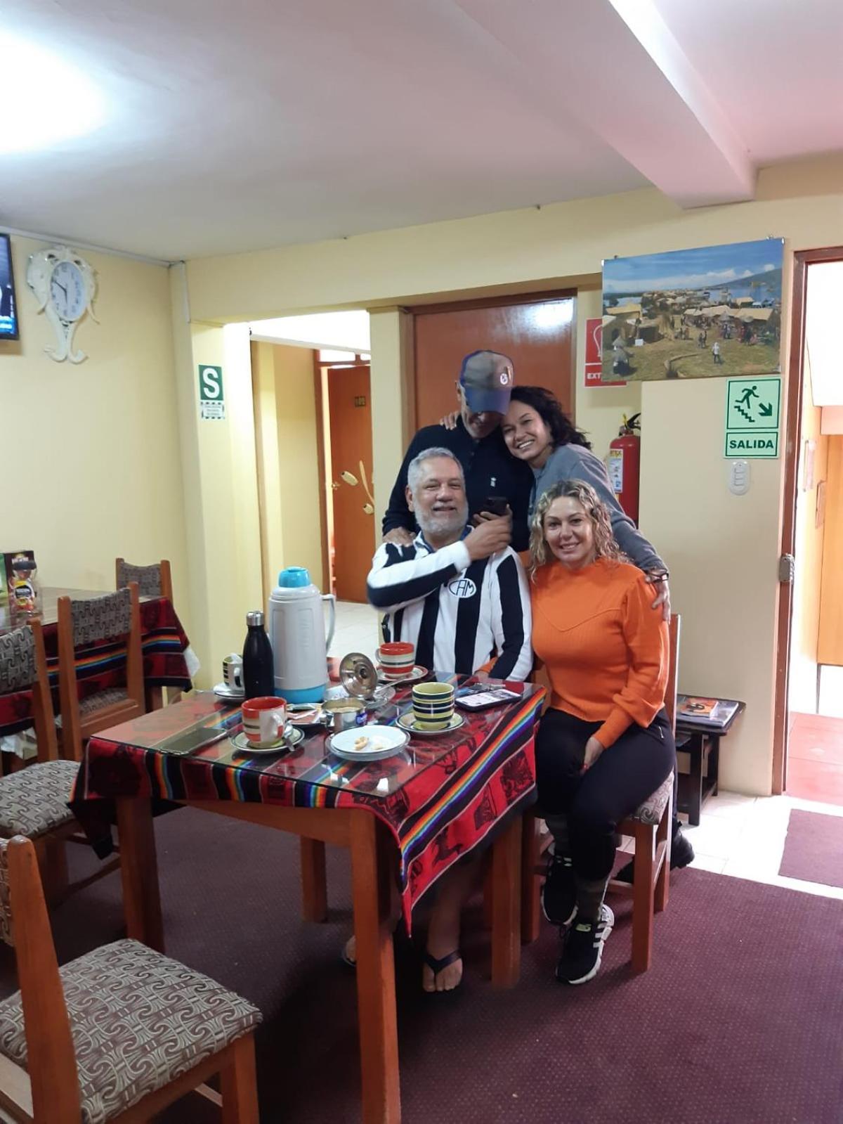 Hostal Vista Al Lago Titicaca Пуно Екстер'єр фото